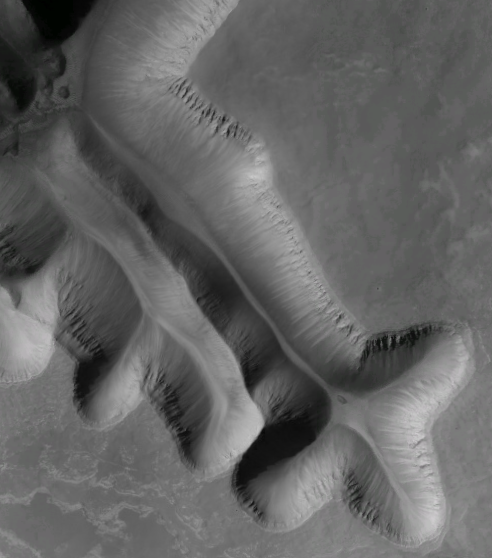 cross shaped valley on Mars